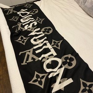 Stylish and class double sided scarf/wrap